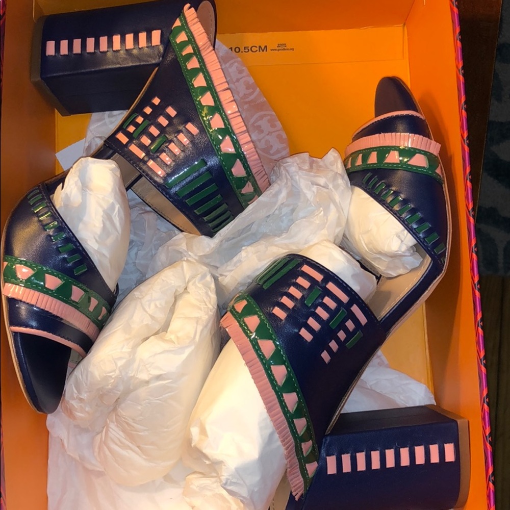 NWT Tory Burch Topanga Navy Sandals, Size 8.5 - Picture 2 of 8